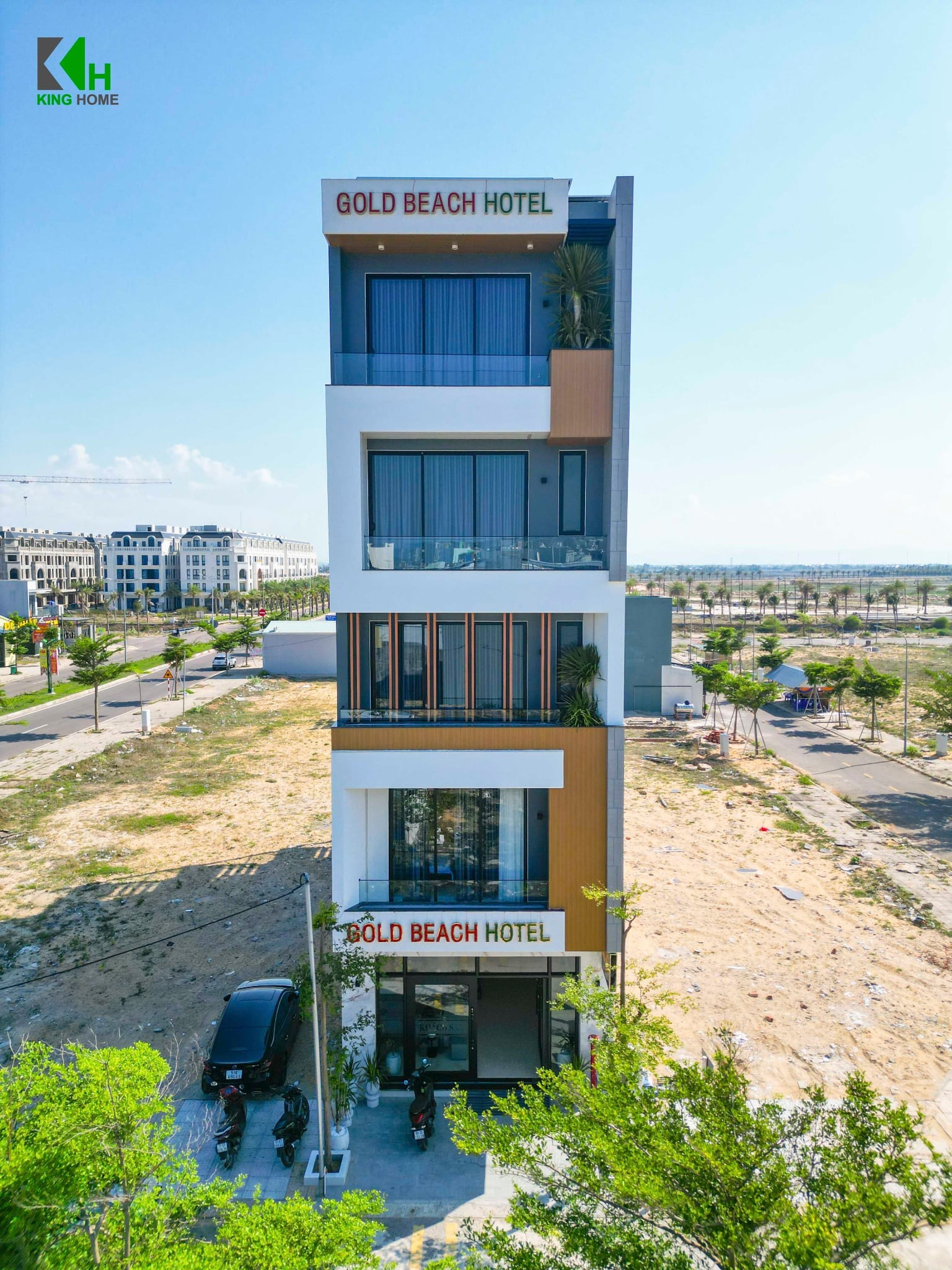 Khách sạn 5 tầng hiện đại