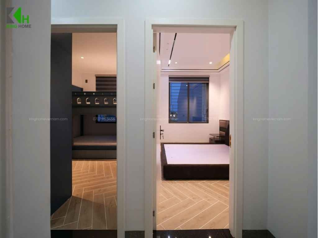 Bên cạnh phòng ngủ chính, phòng ngủ 2 cũng được hoàn thiện với cách bố trí tương tự