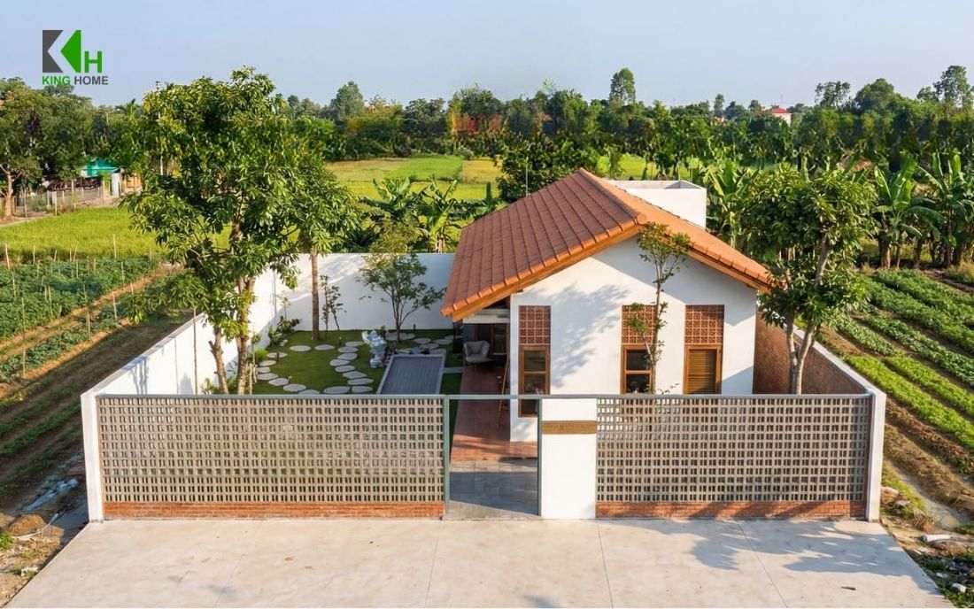 Sự phổ biến của nhà mái Thái không chỉ đến từ vẻ đẹp đặc trưng mà còn nằm ở khả năng đáp ứng tốt cả yếu tố thẩm mỹ lẫn công năng