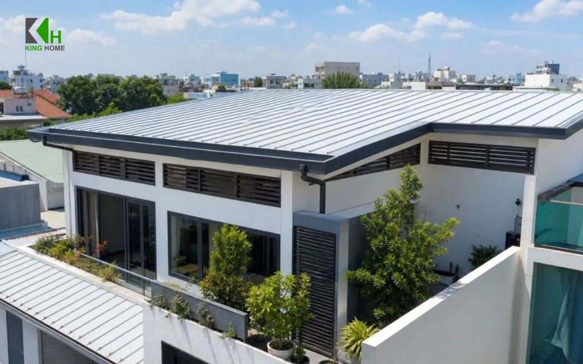 Nên chọn mái  tôn hay mái ngói tùy thuộc vào ngân sách, đặc điểm công trình và nhu cầu sử dụng lâu dài của gia chủ.