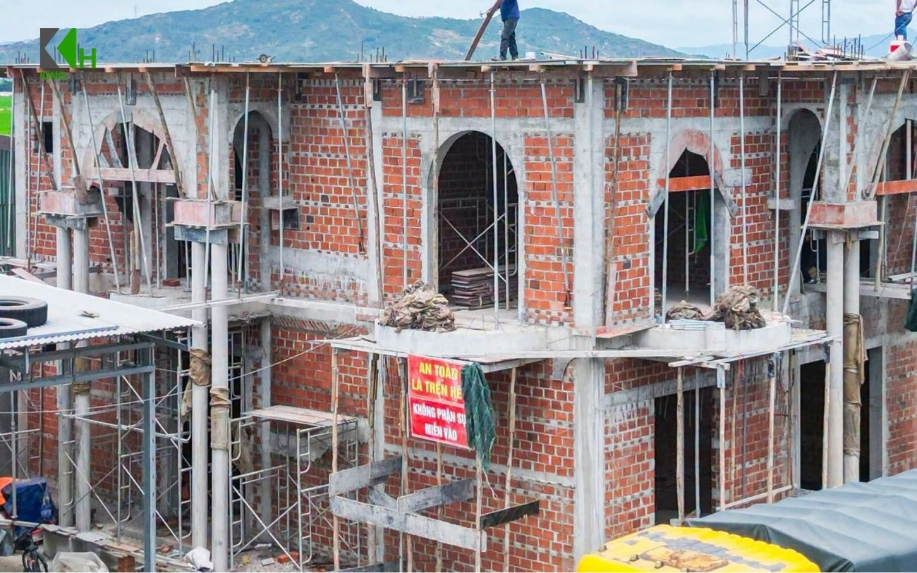 Tường 20 thường được dùng cho tường ngoài hoặc các vị trí cần tăng khả năng cách âm, chống nóng