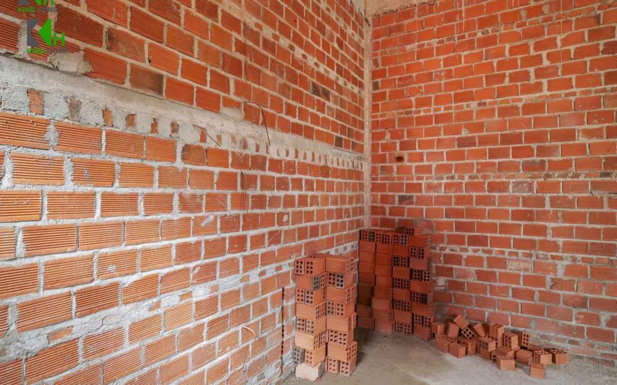 Tường 10 hoàn toàn có thể bị thấm nếu thi công và xử lý chống thấm không đúng kỹ thuật.